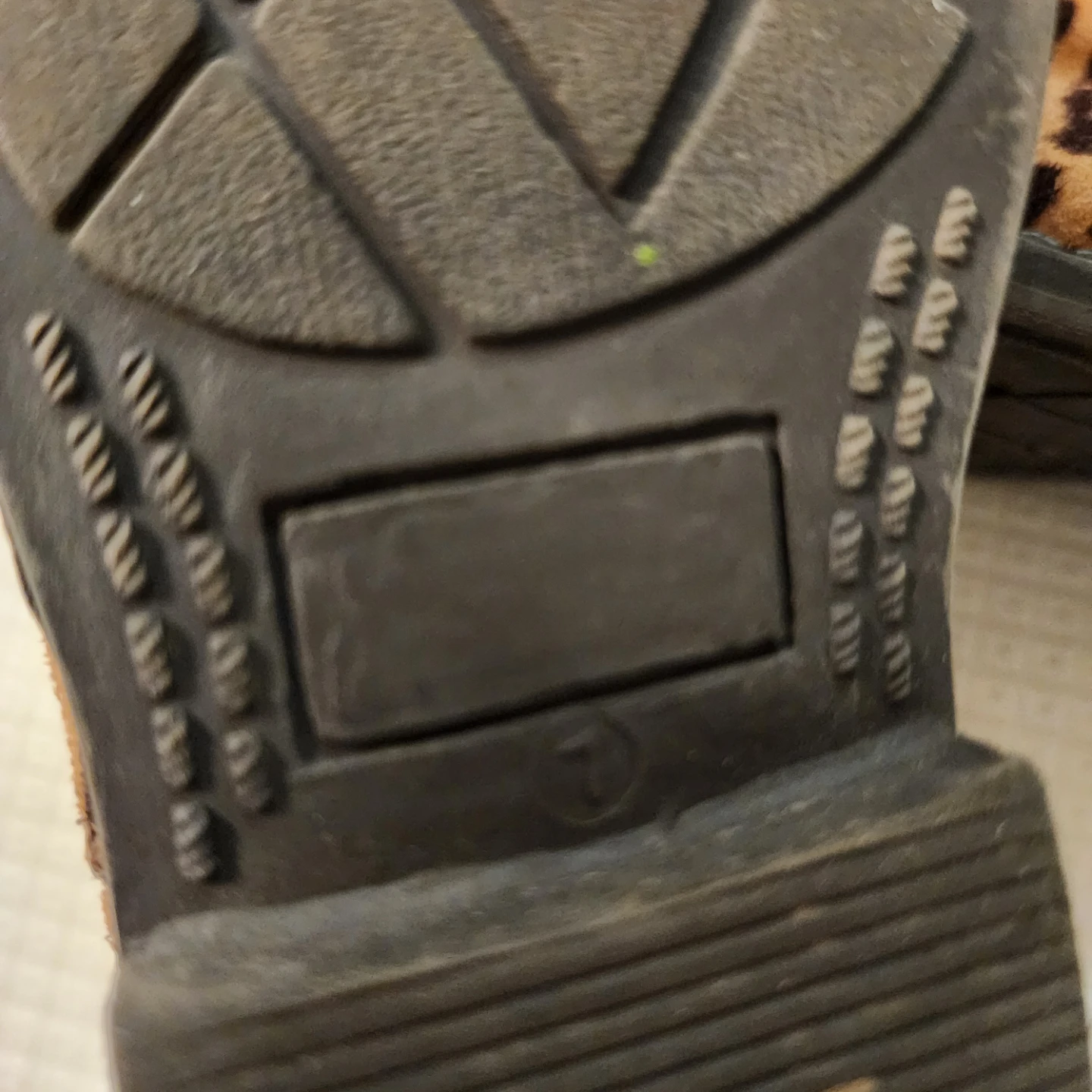 Toddler Cheetah Print Chelsea Boots Size 7c - photo 2