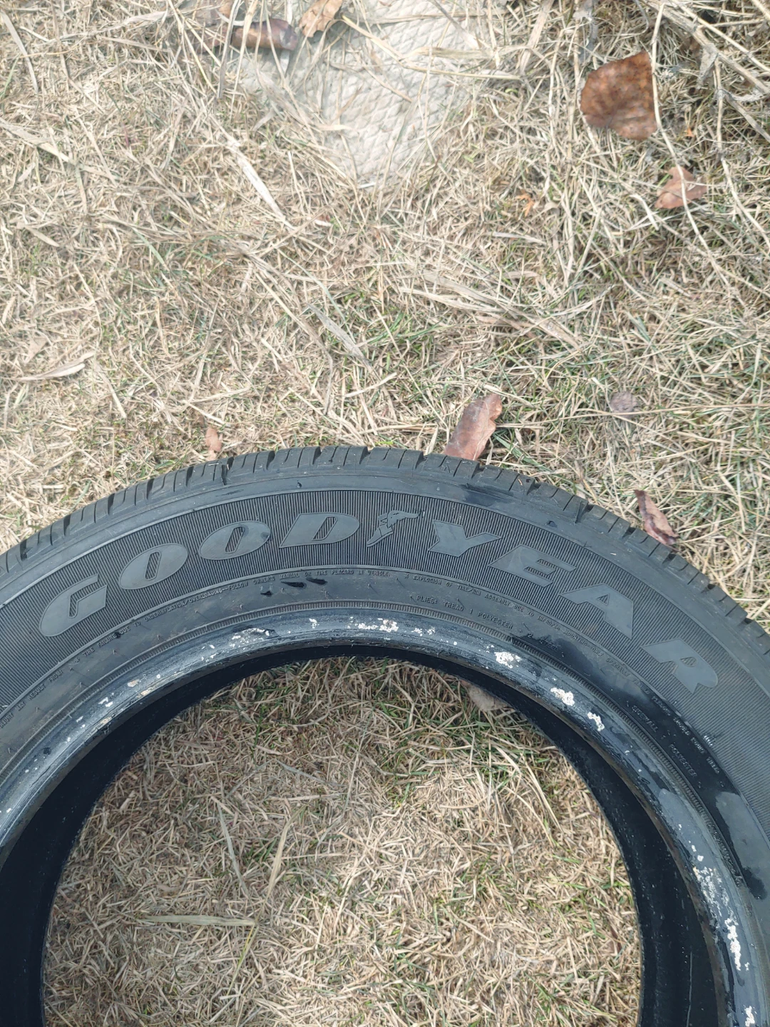 Goodyear Viva 3 All-Season Tire 225/60R17 - photo 3