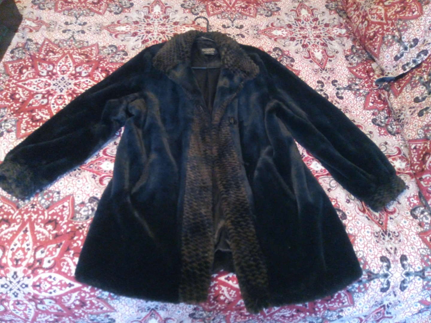 Novelti Faux Fur Coat