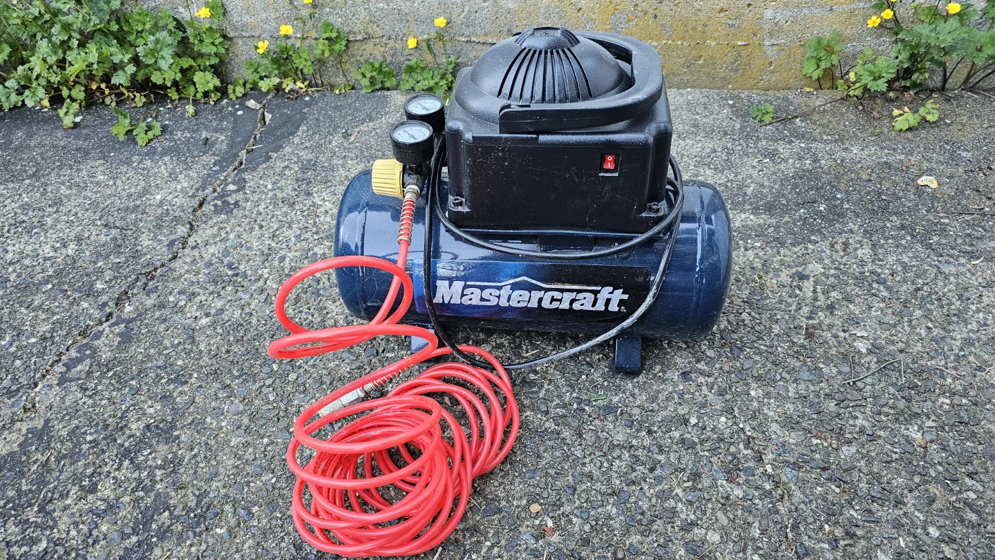 Mastercraft Air Compressor with Hose