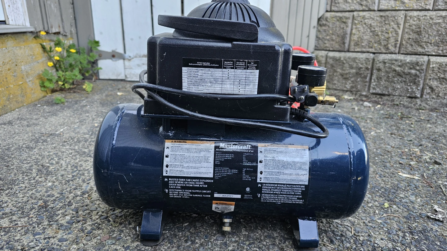 Mastercraft Air Compressor with Hose - photo 2