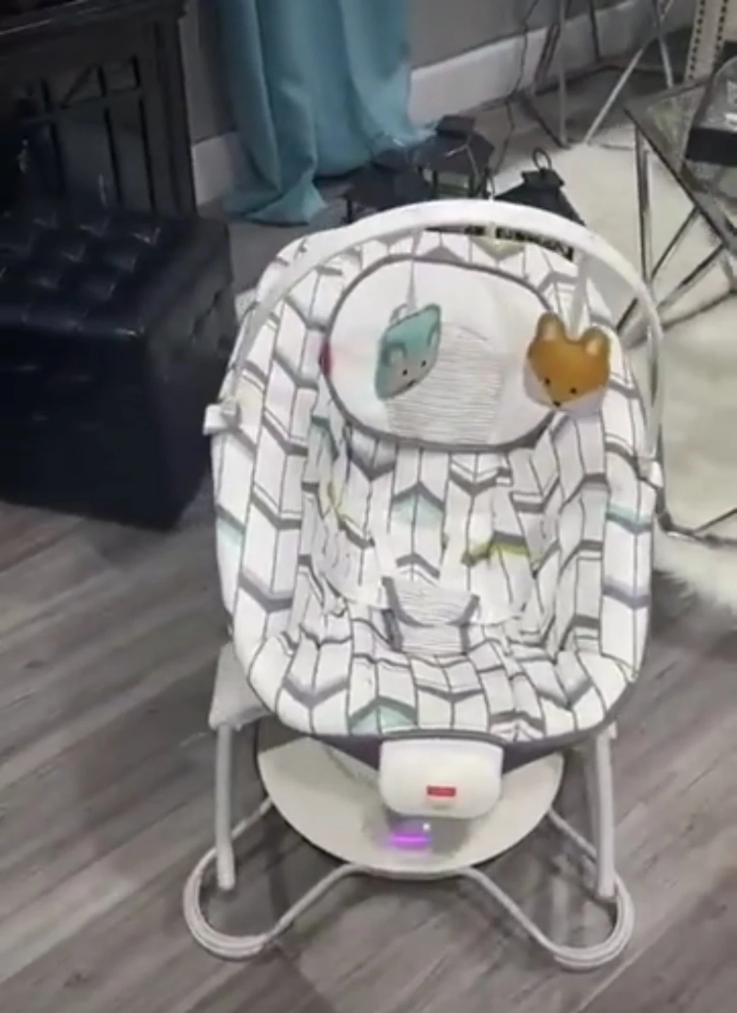 Balançoire Fisher-Price avec jouets