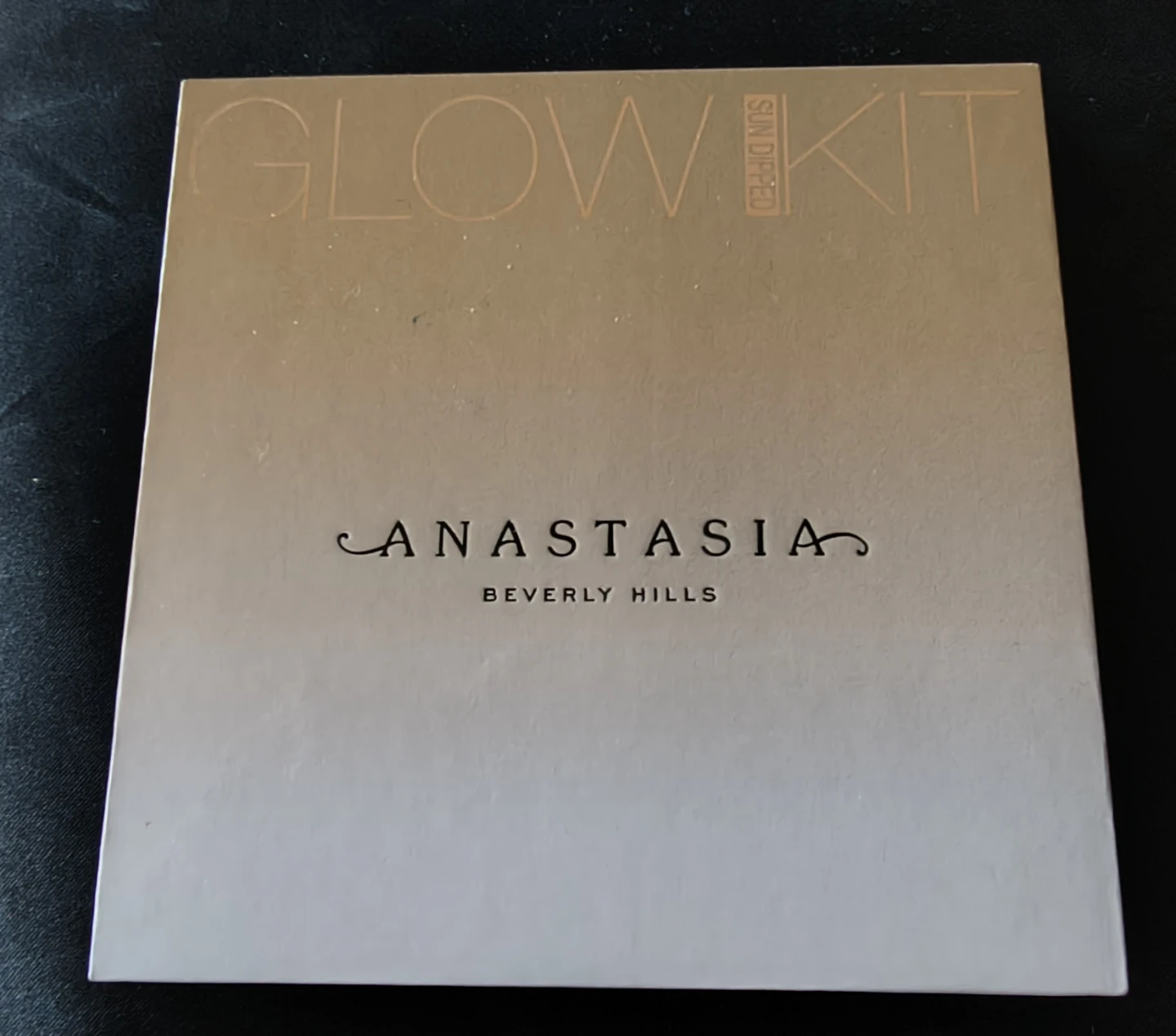 Anastasia Beverly Hills Glow Kit Sun Dipped Highlighter Palette - photo 2