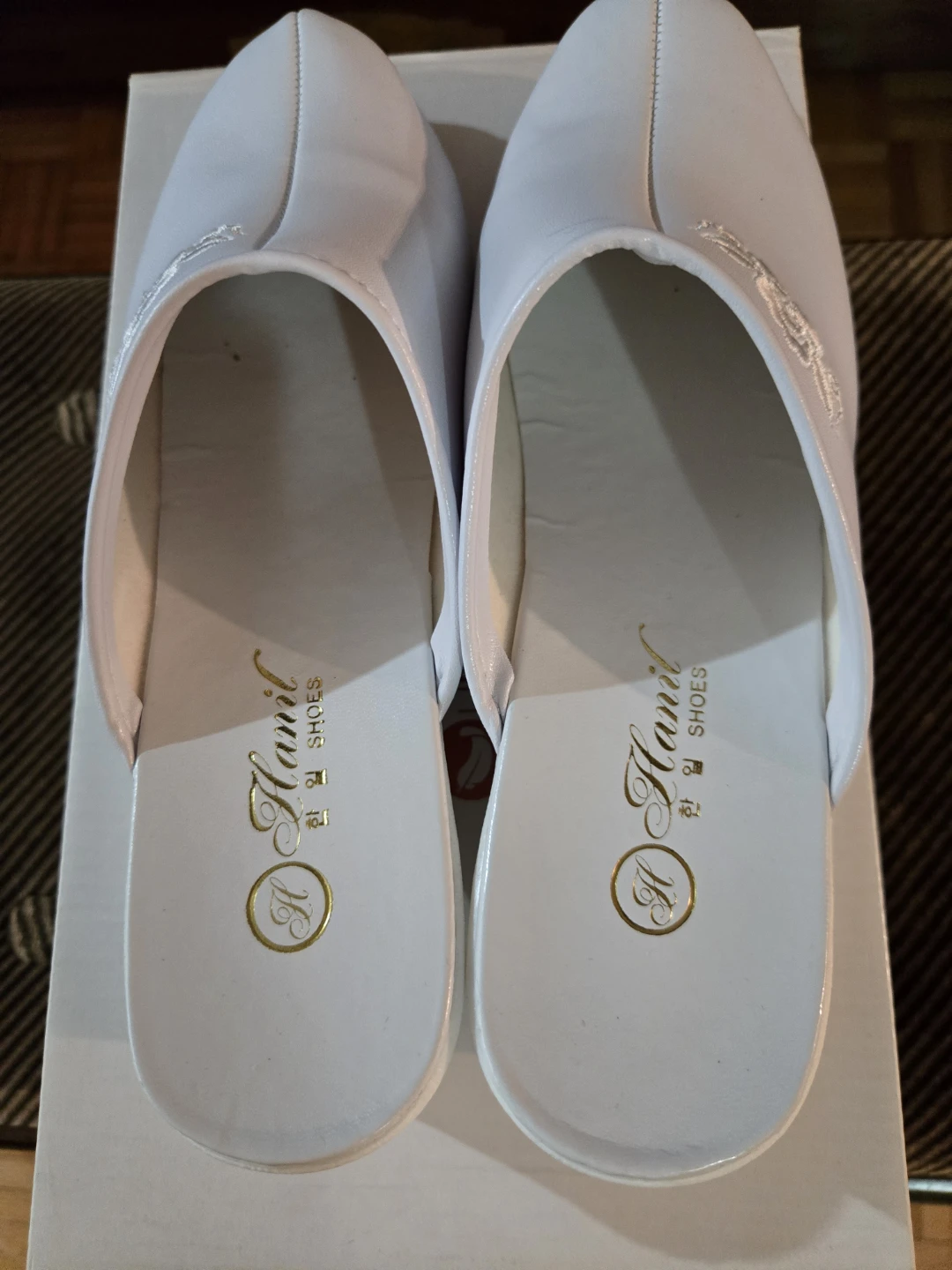 Traditional Korean Hanbok shoes - photo 2