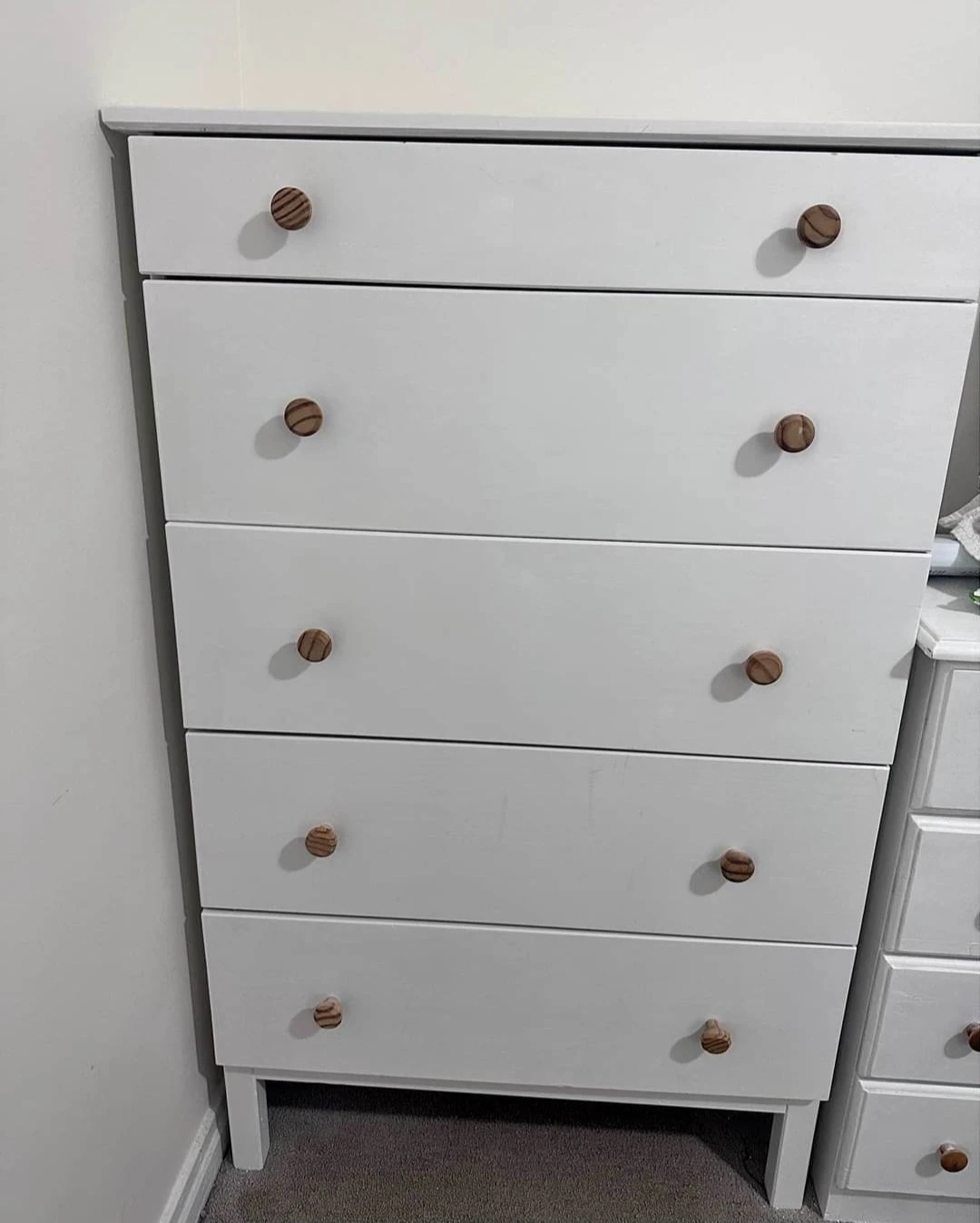 White 6-Drawer Dresser with Wood Knobs