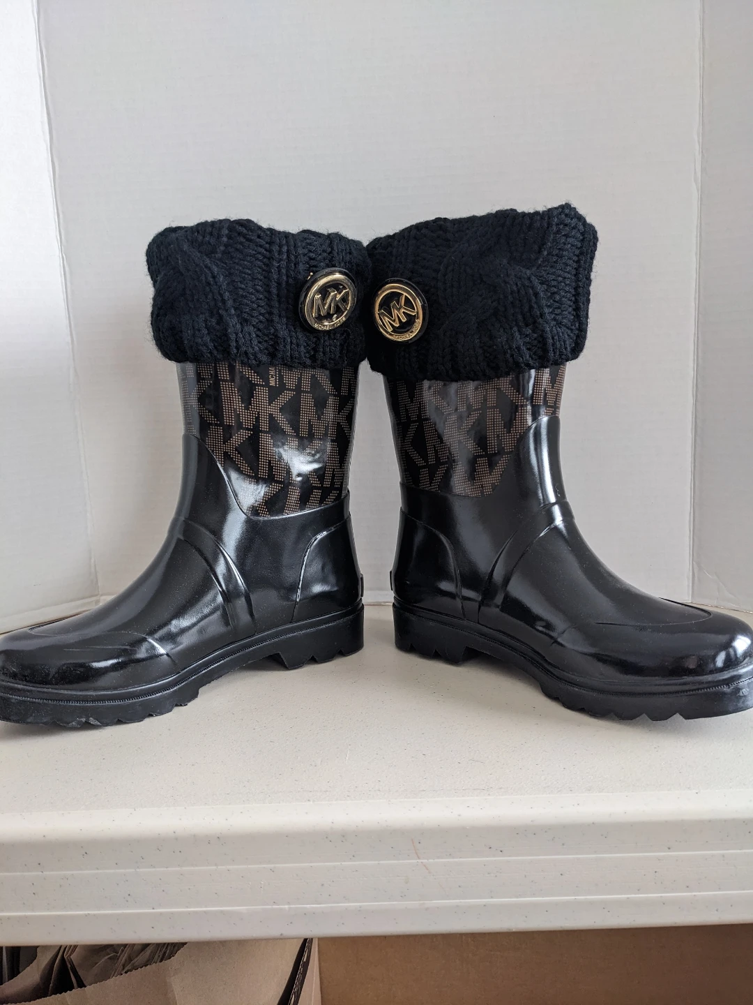 Size 7 Michael Kors Black/Brown Rain Boots