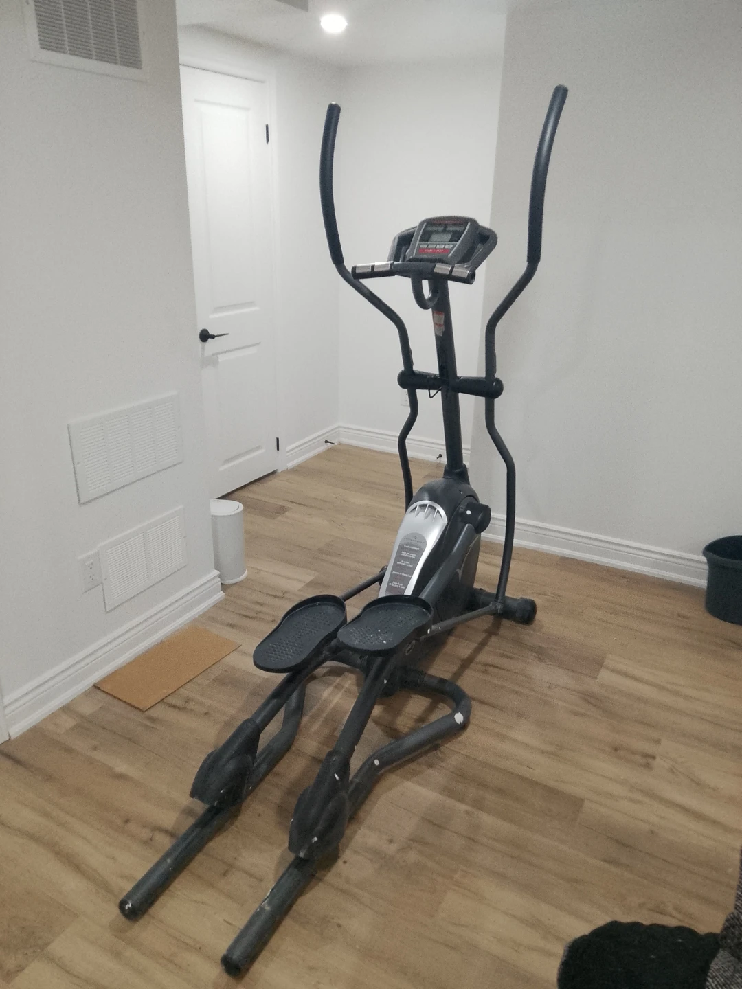 Fitness Gear 821E Elliptical - 16-inch Stride - photo 4
