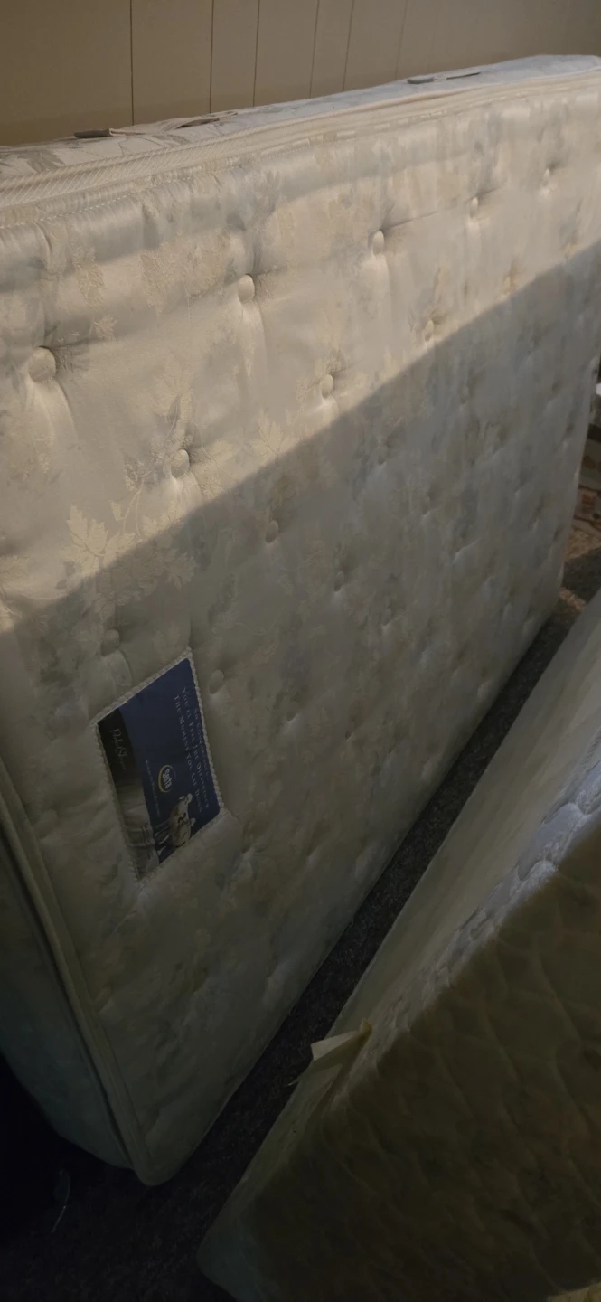 Sealy Posturepedic Double Mattress - photo 2