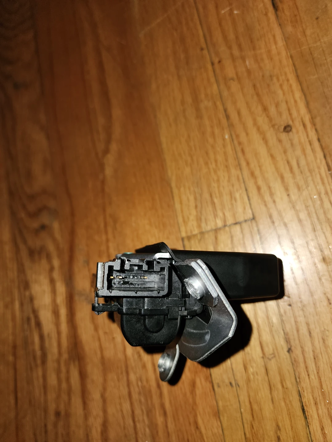 Car Tailgate Latch Actuator - photo 4
