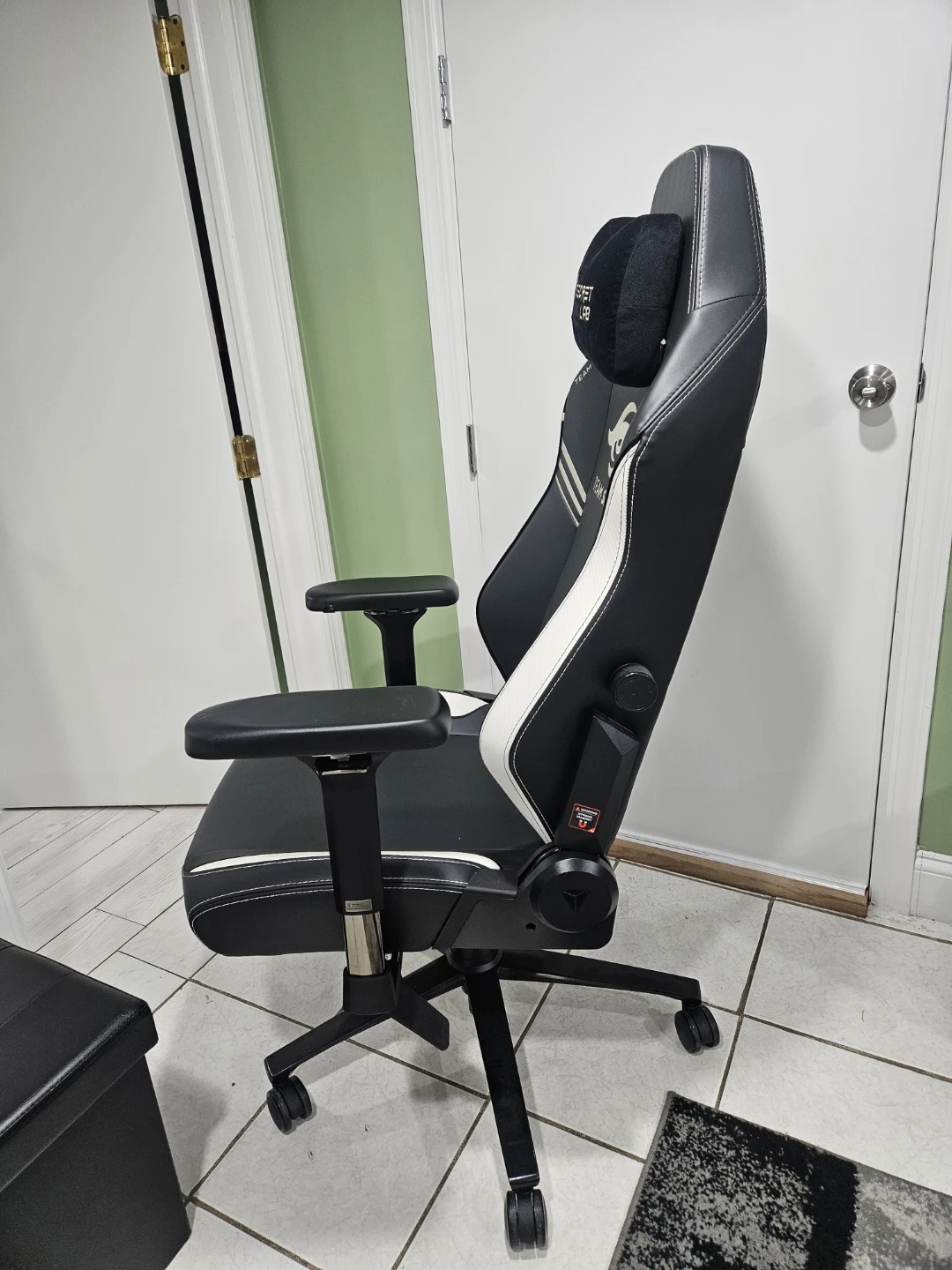 Secretlab "Team Secret" Gaming Chair - photo 3