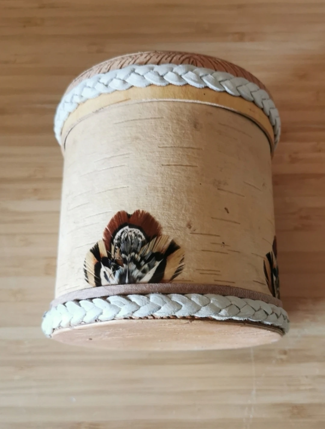 Vintage Birch Bark Basket w/ Feathers Mohawk Nation Signed Lid - photo 3
