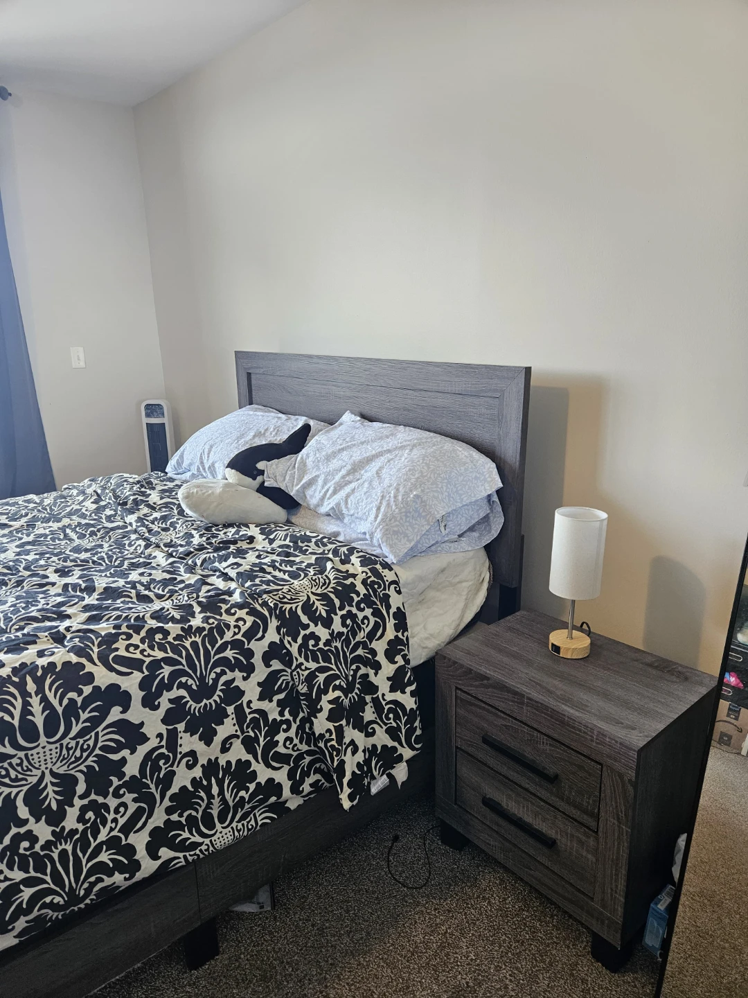 Gray Wood Finish Bedroom Set - Bed Frame, Dresser, Nightstand - photo 5