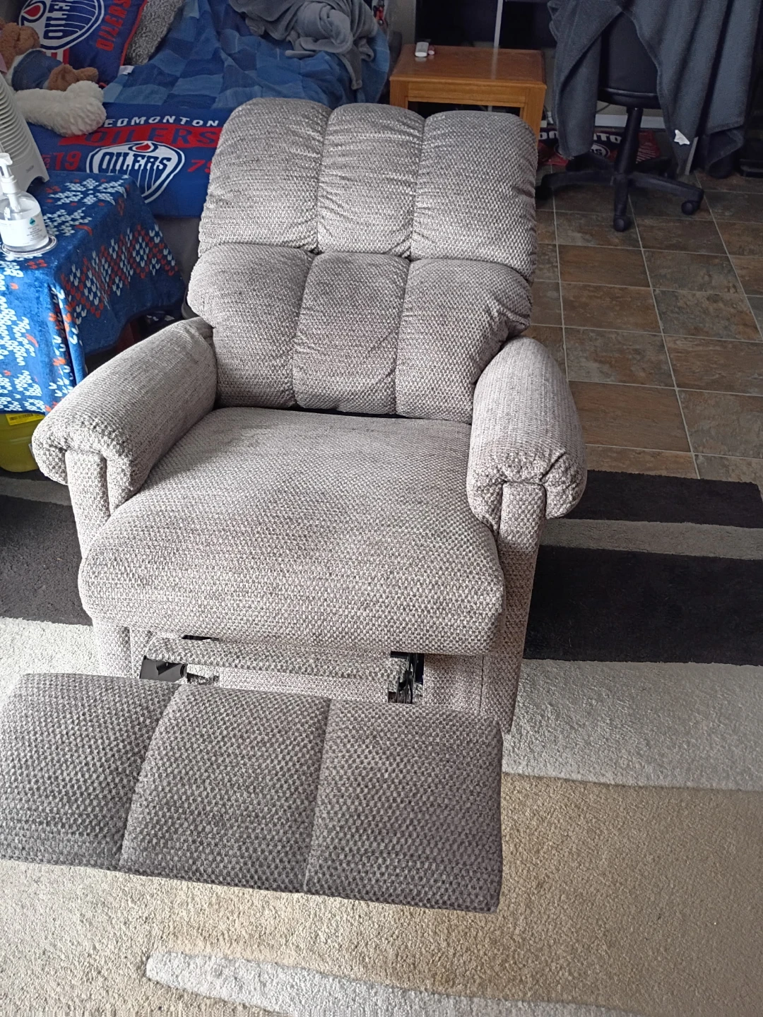 Laz-E-Boy Electric Recliner Chair - Beige