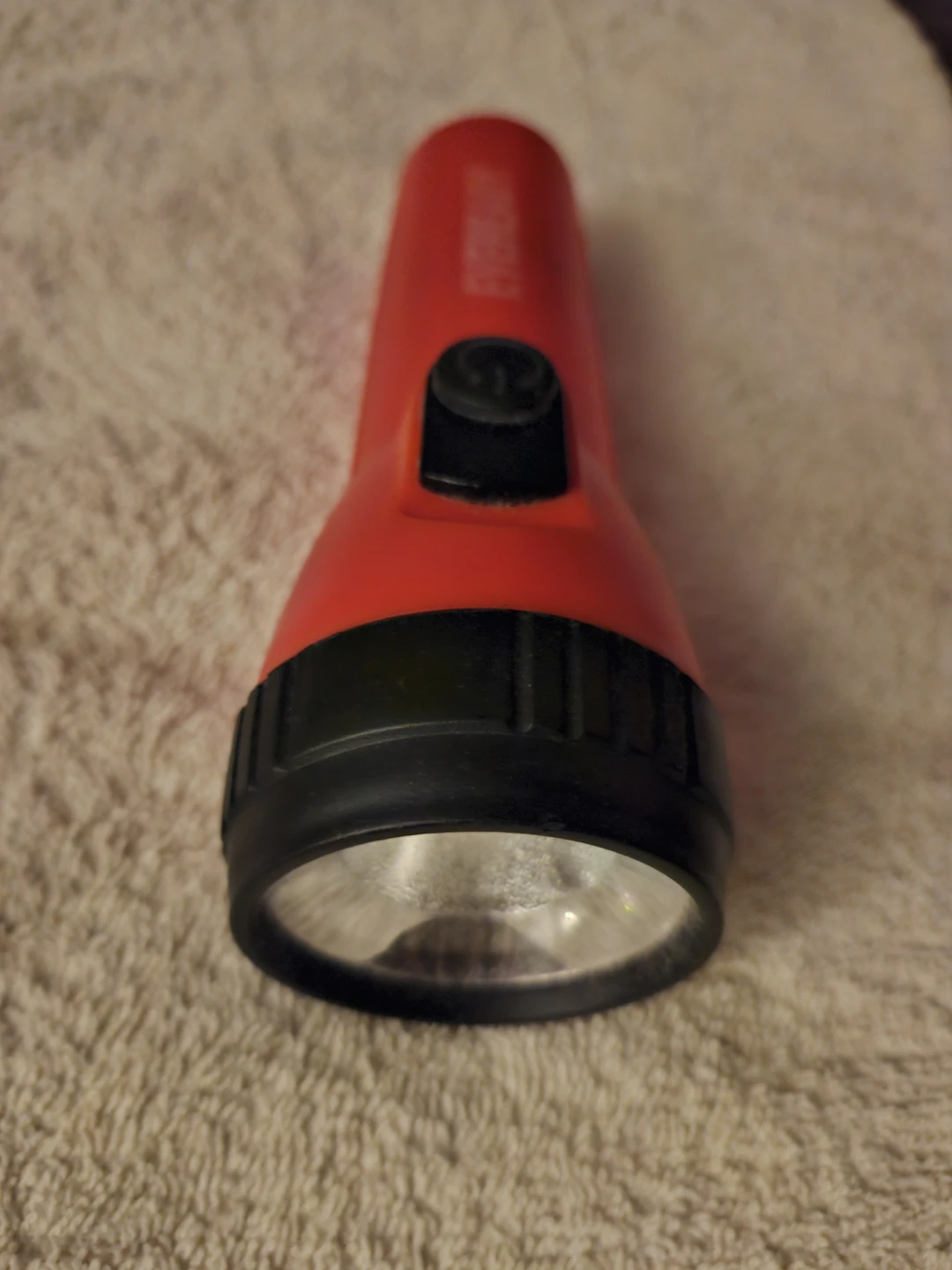 Flashlight new red with black, Eveready - photo 2