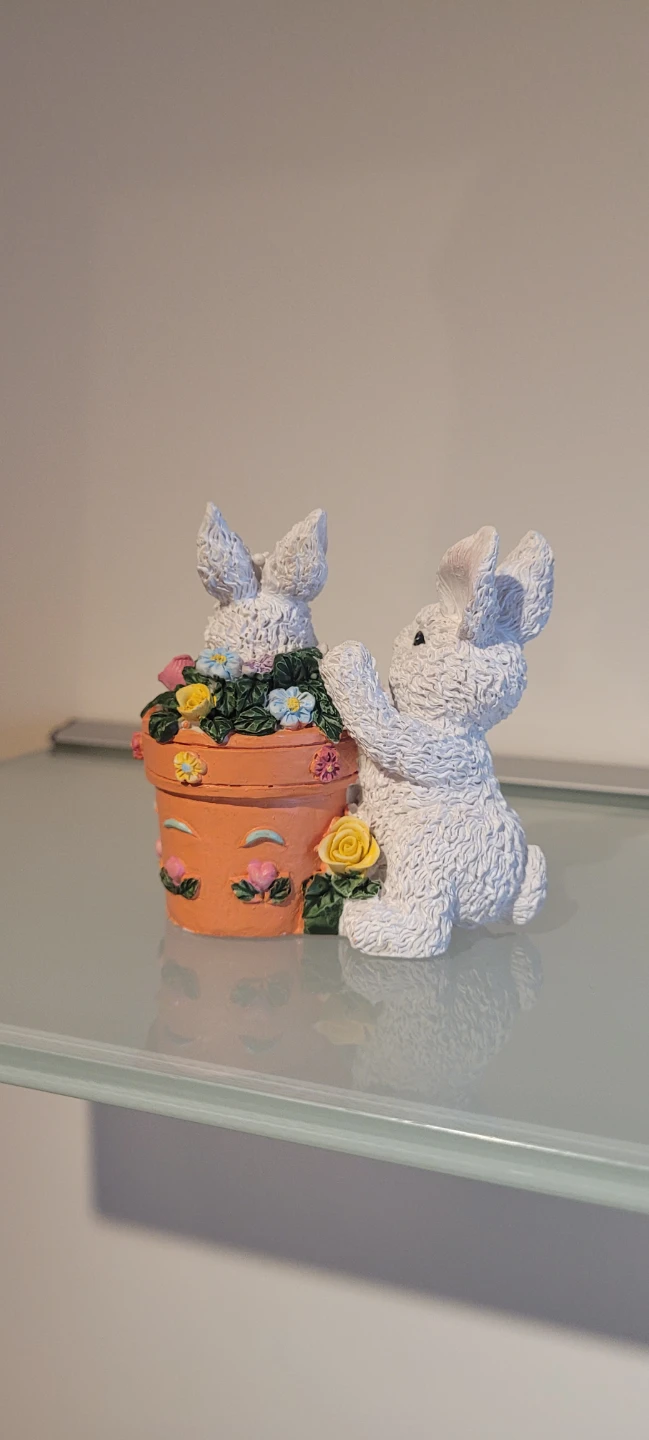 New Bunny Figurine Pot with Flowers - photo 3