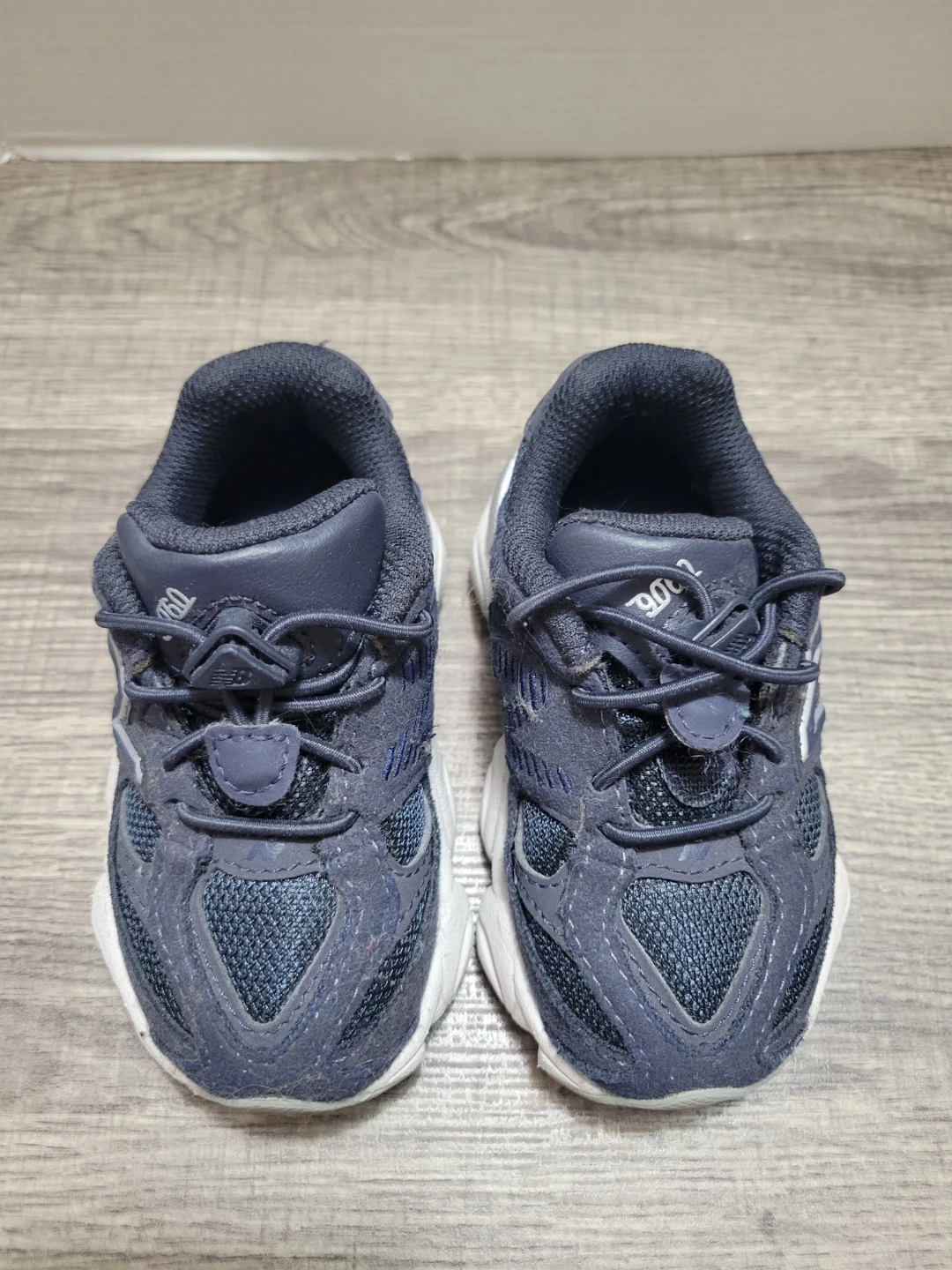 New Balance 9060 Kids Sneakers Size 5 - photo 2