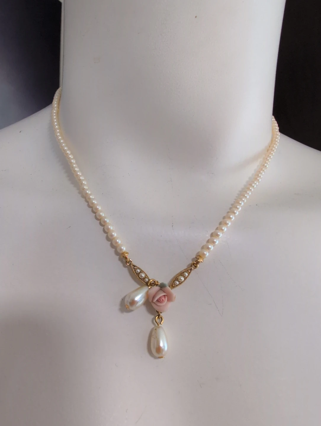 Pearl Necklace with Rose Pendant