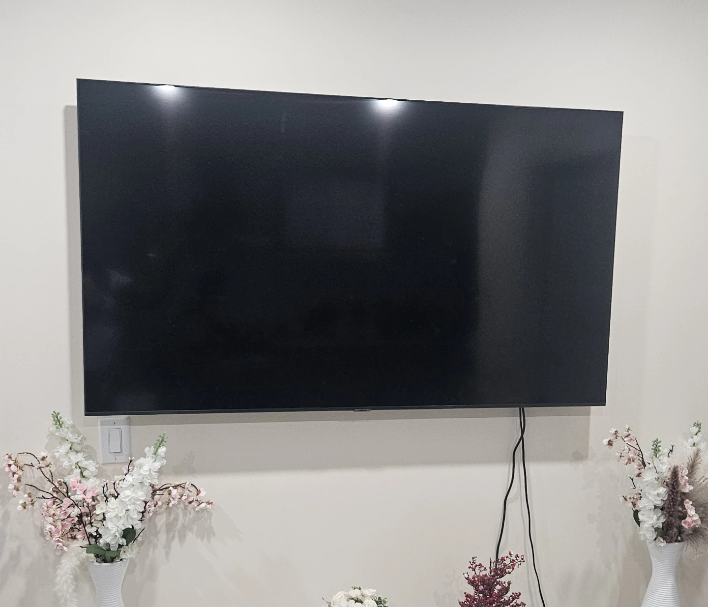 Samsung 65” Smart TV – Excellent Condition - photo 3