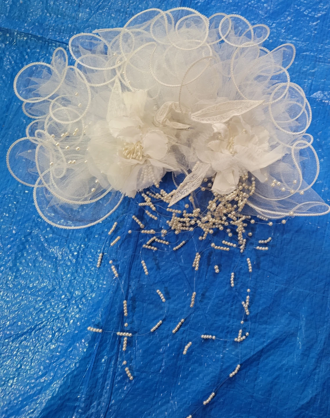 White Tulle Bridal Hair Comb with Pearls - photo 2