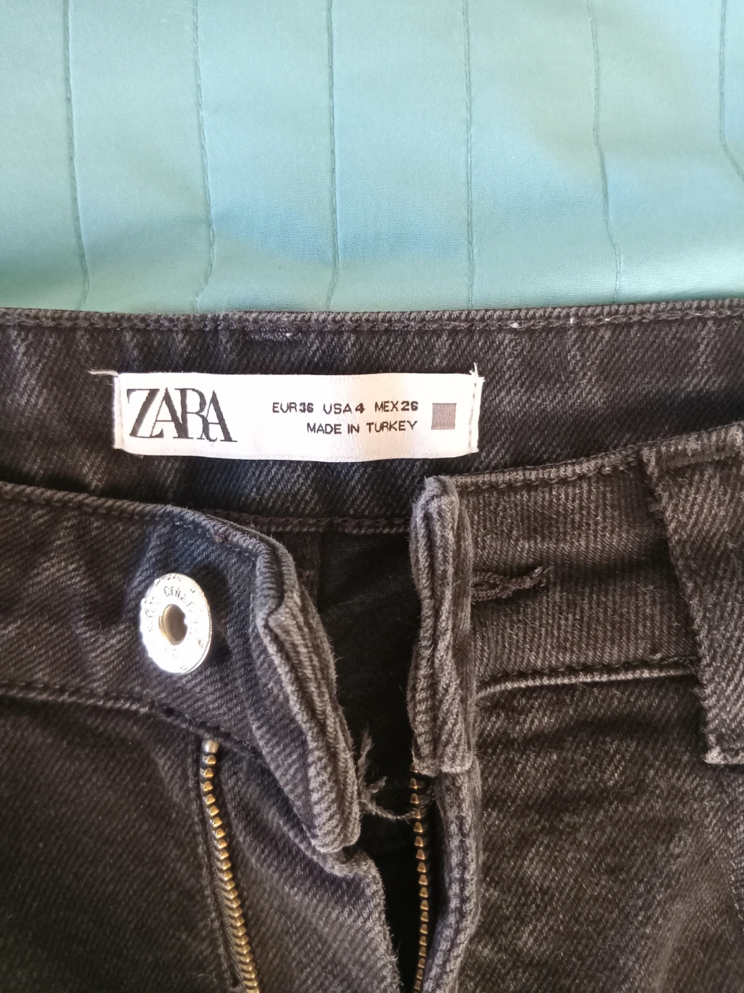 Zara Women's Jeans Size 4 Black Cropped Raw Hem Denim - photo 2