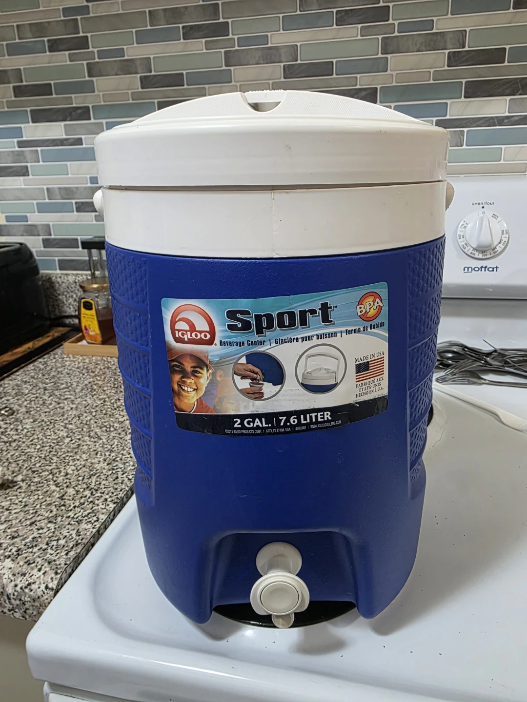 Brand New Igloo Sport 2 Gallon Beverage Cooler