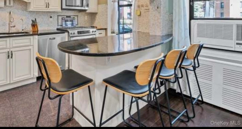 Set of 4 Bar Stools