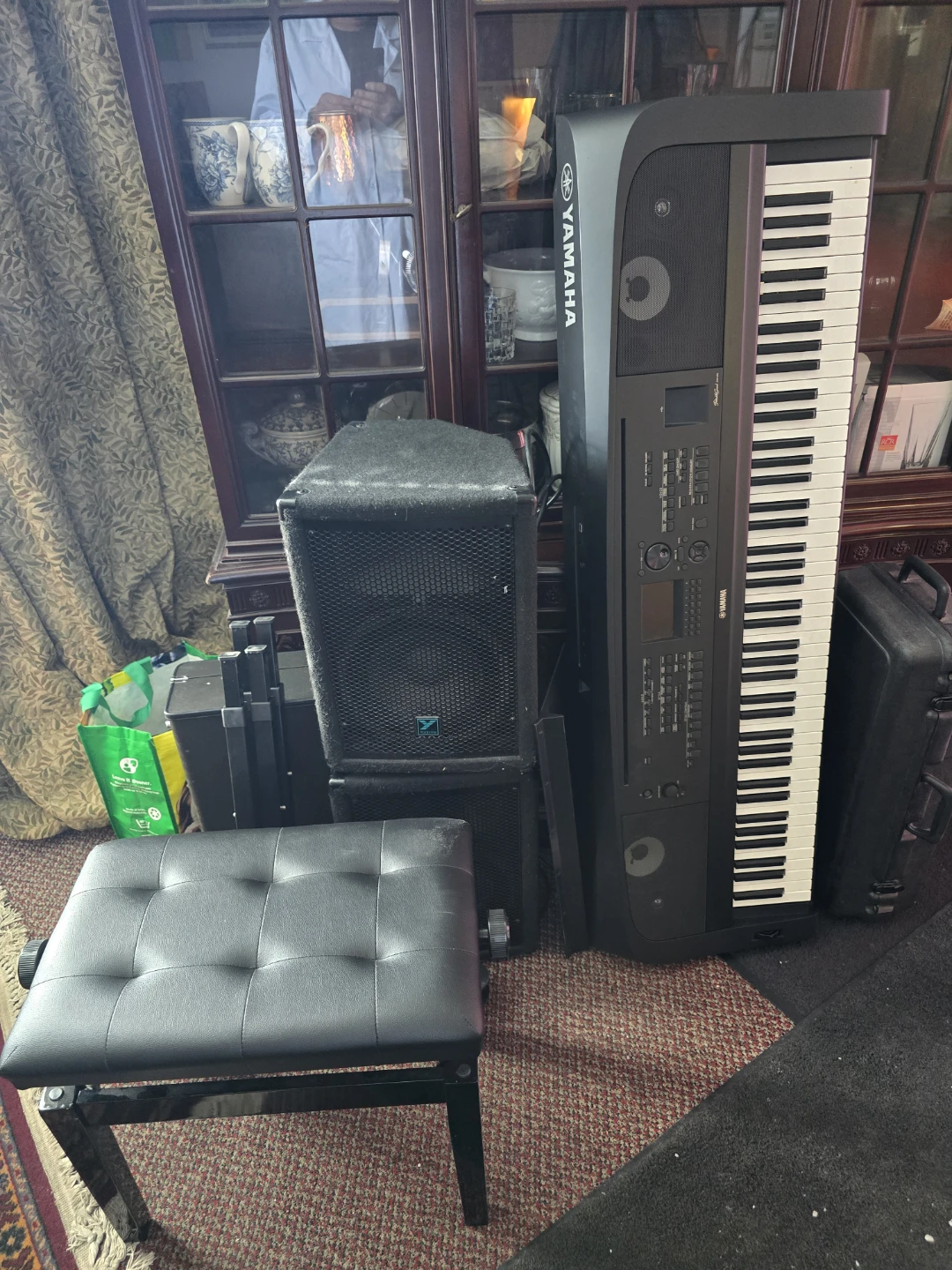 Yamaha Digital Keyboard and Speaker with Bench