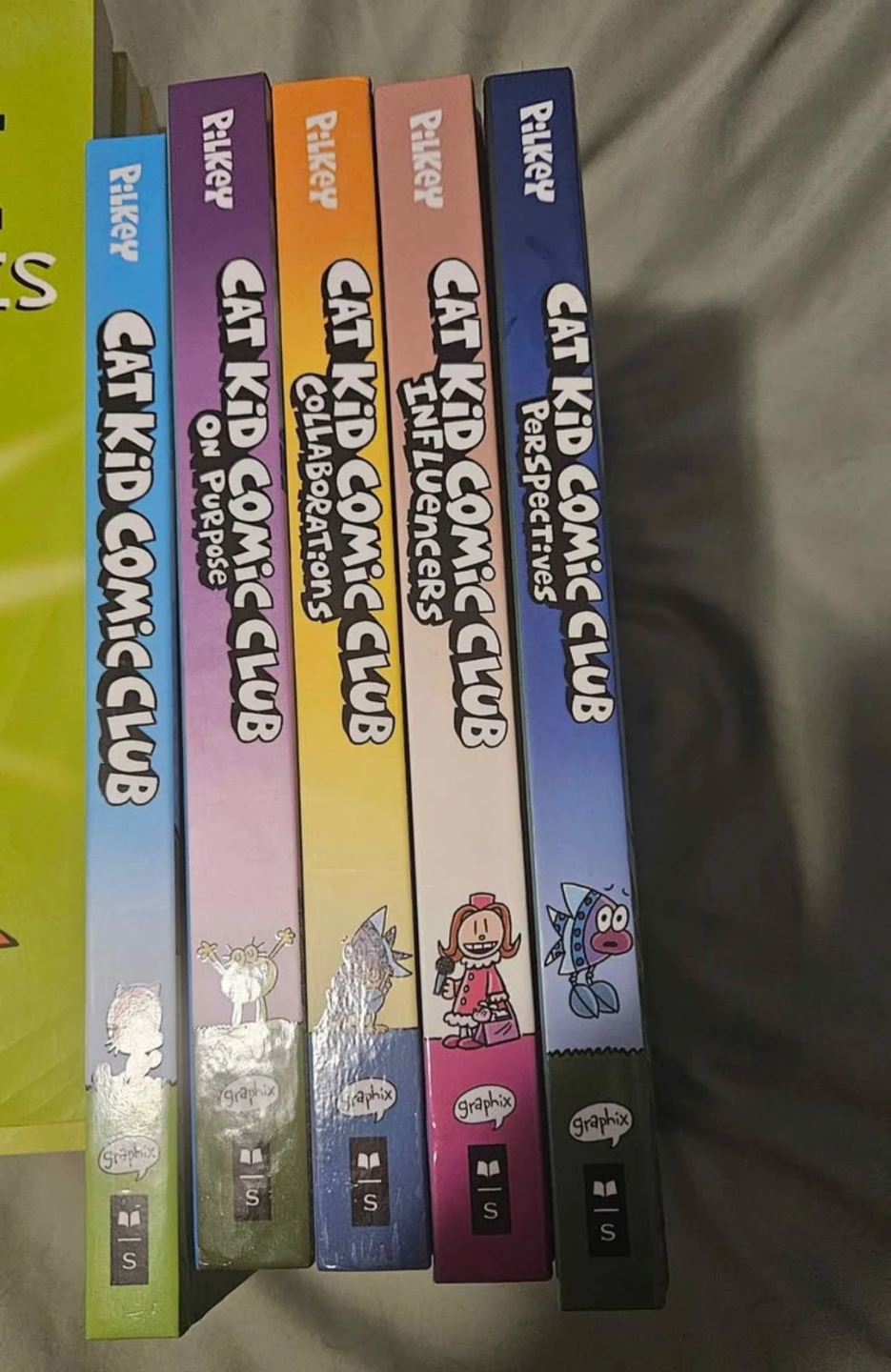 Tween Books most EUC - photo 5