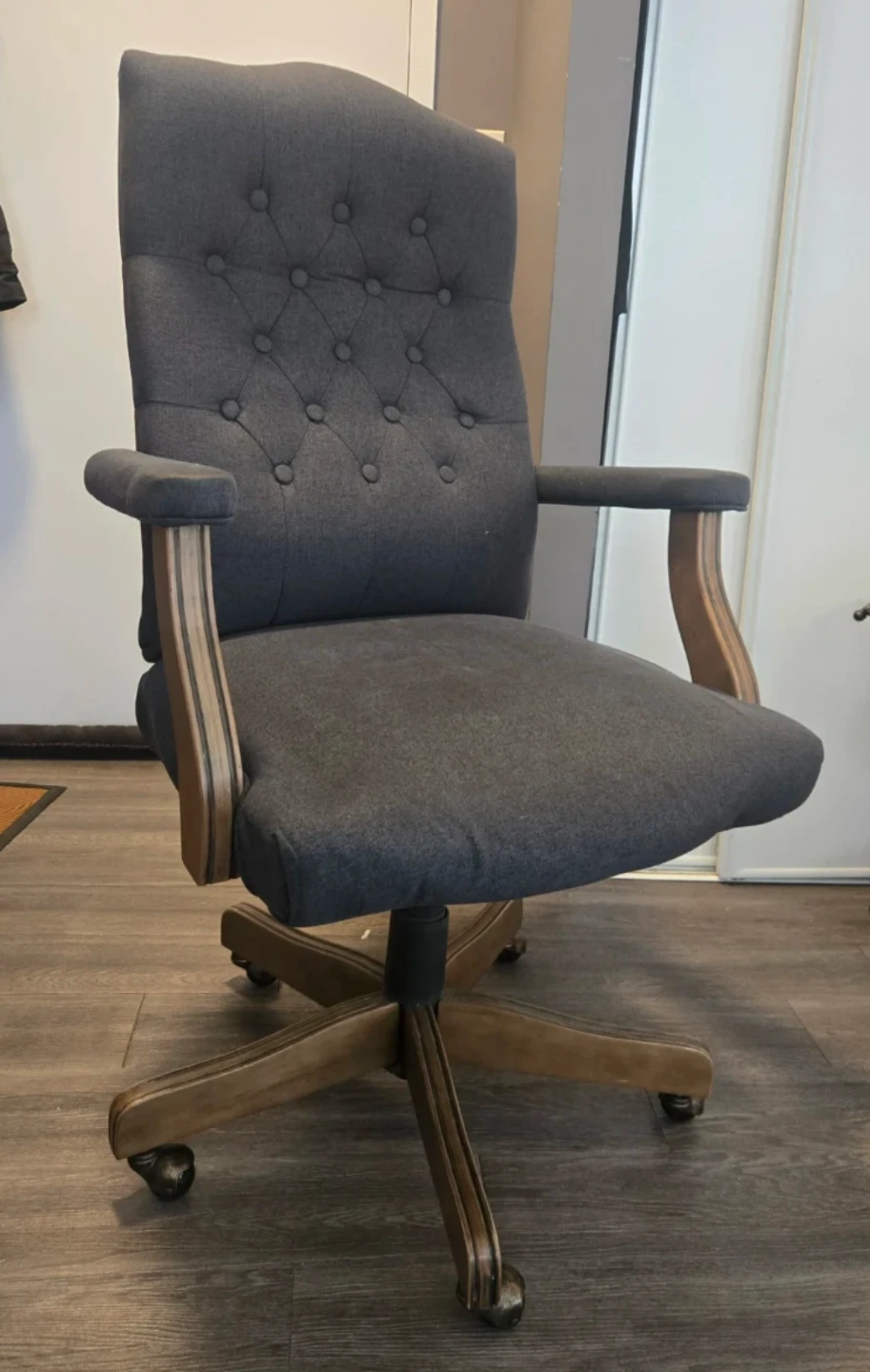 Office Chair, Must go ASAP‼️