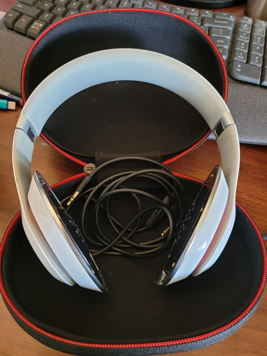 Beats Studio wired headphones with case