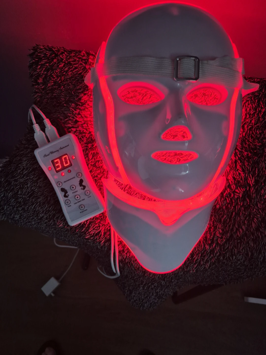 LED Facial Mask with Timer - photo 2