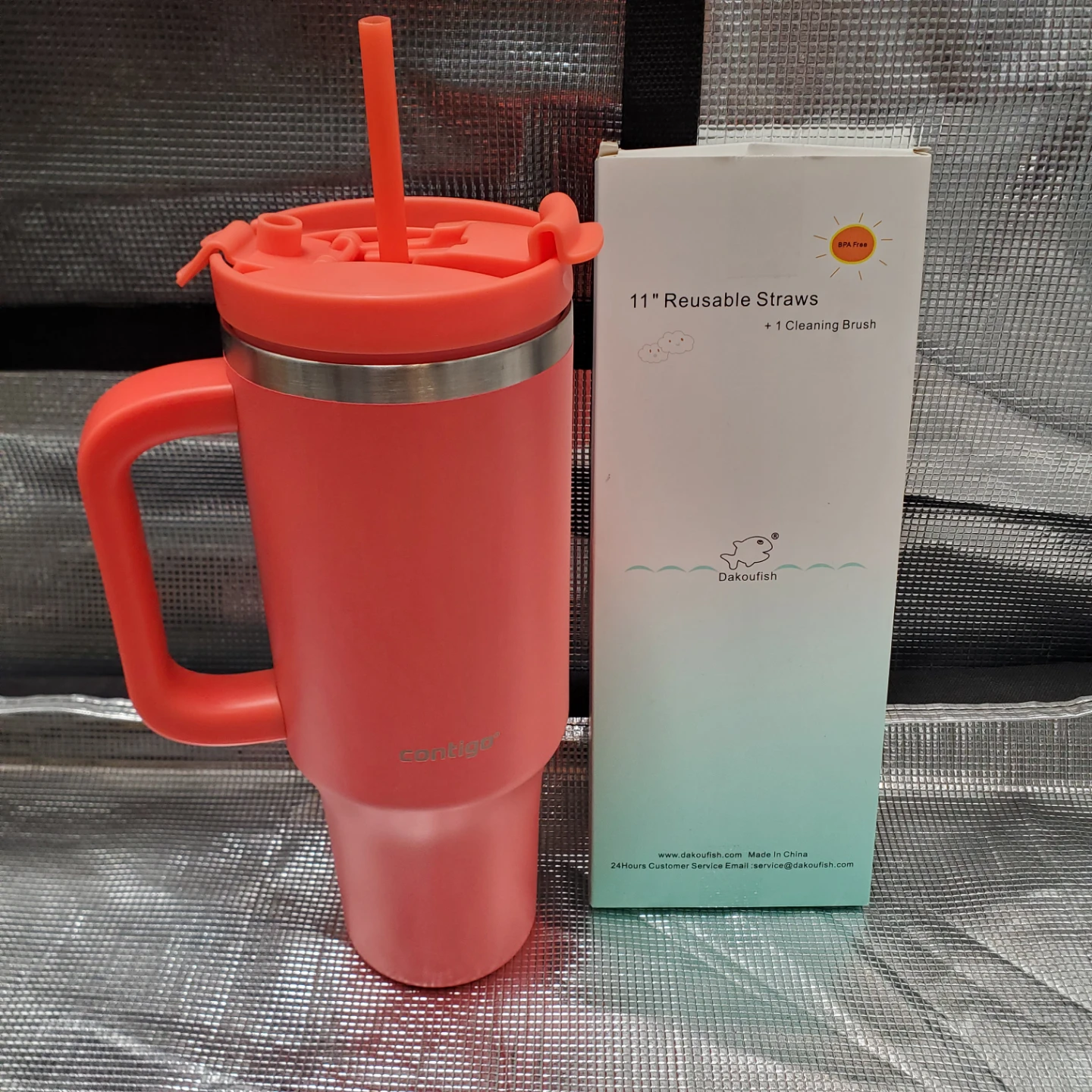 Contigo Coral Tumbler with Straws