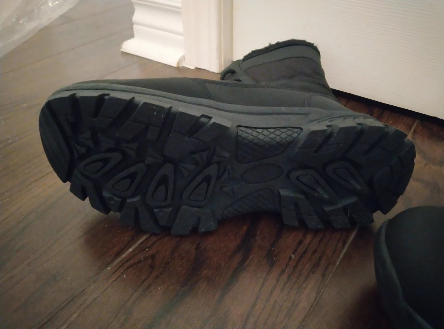 Black Winter Boots, brand new, with plush lining - photo 3