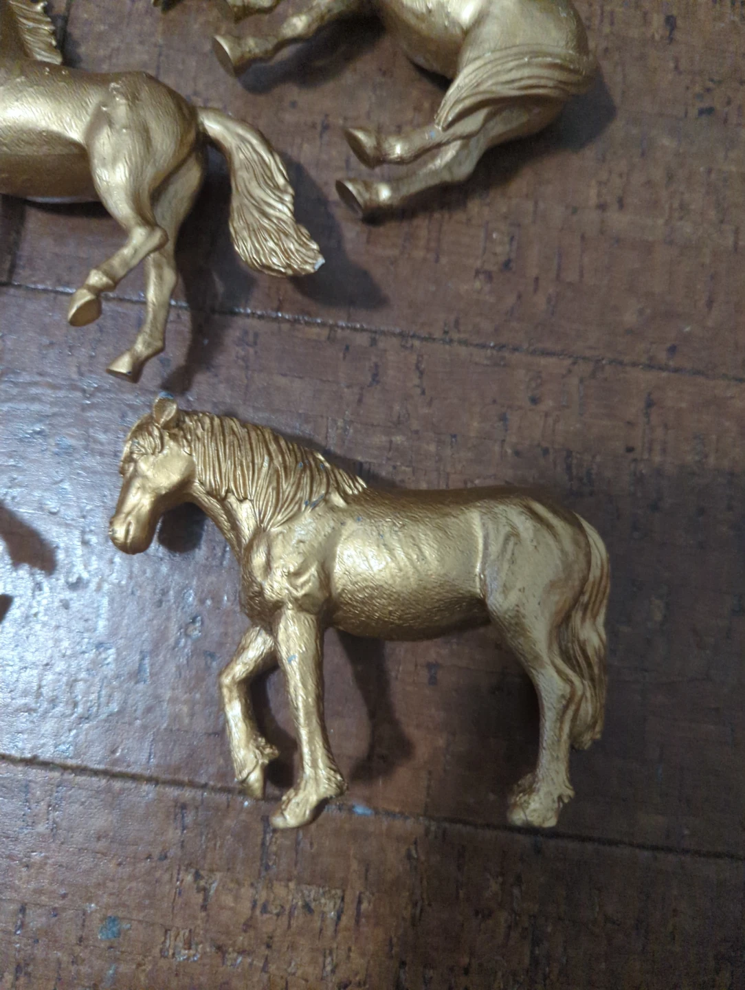 Gold Horse Figurines (Lot of 16) - photo 5