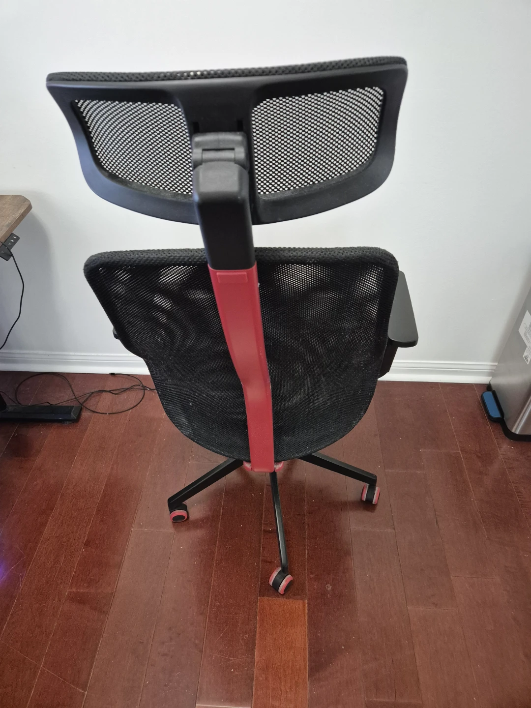 Mesh Office Chair with Headrest - photo 3