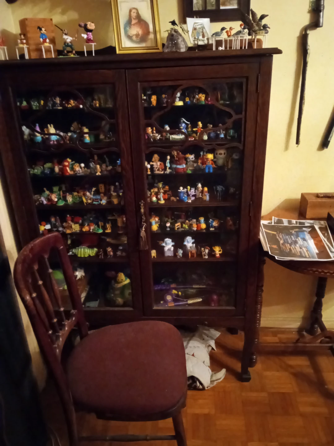 Vintage toys and curio cabinets - photo 2