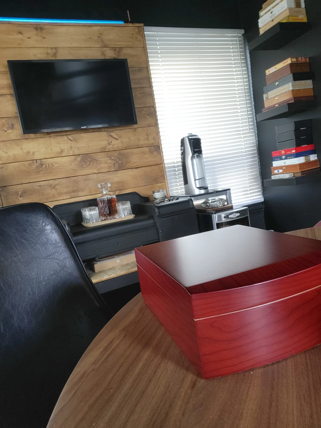 Cigar Humidor Box with Accessories - photo 3