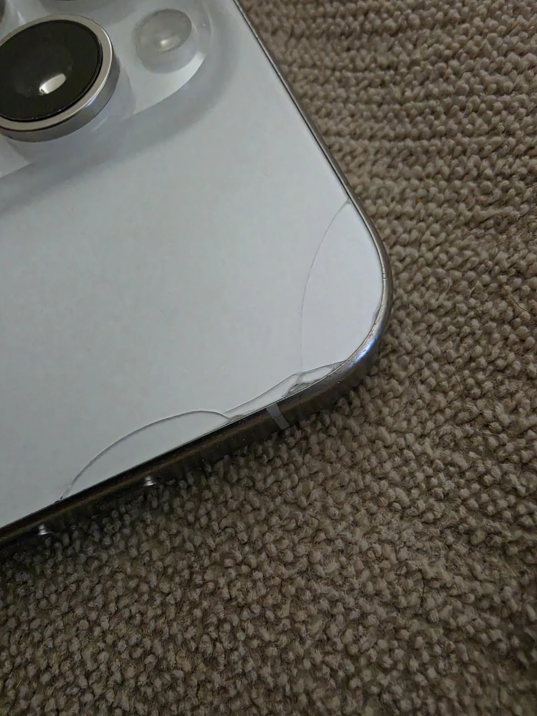 Apple iPhone 15 - photo 2