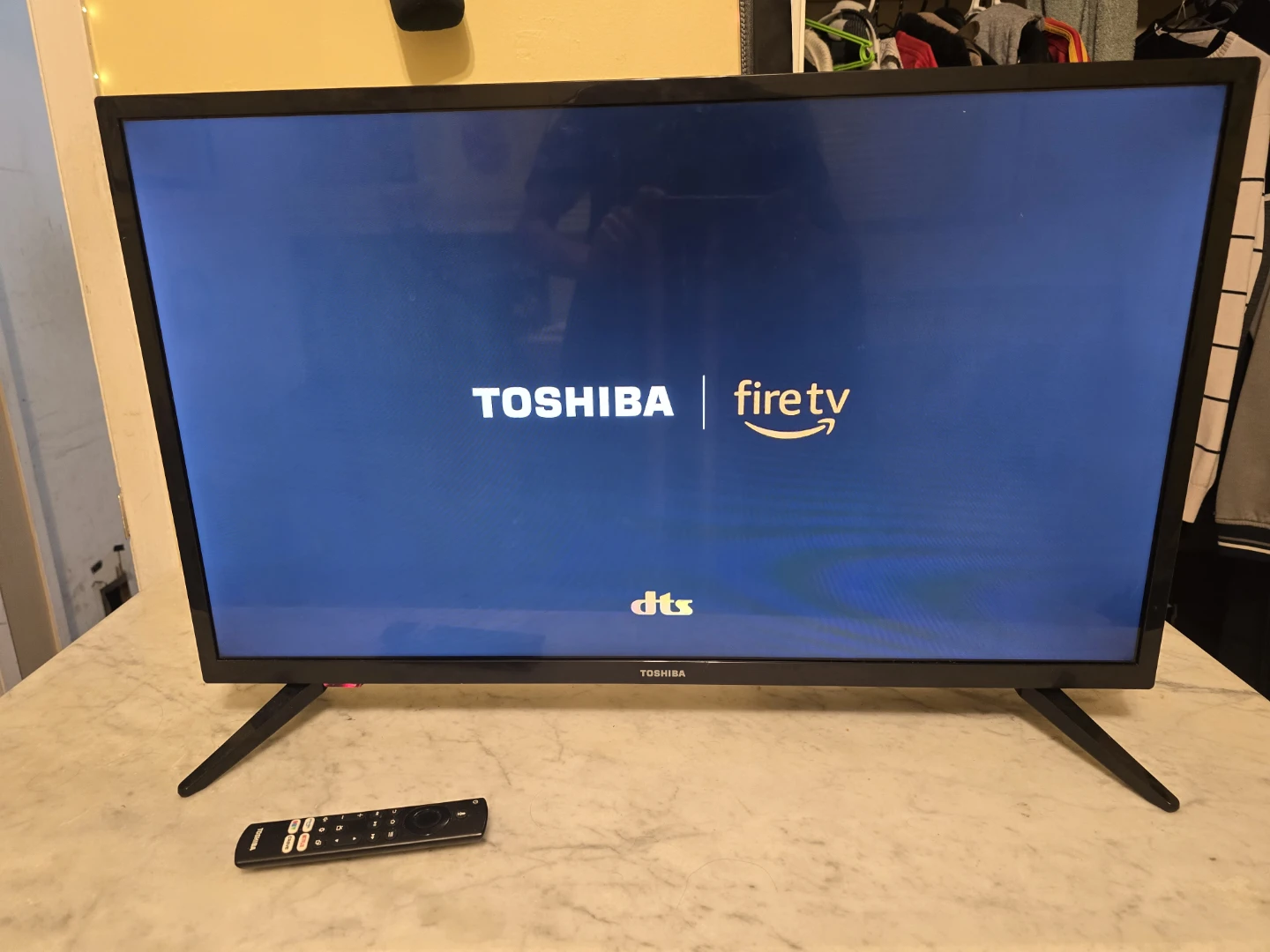 Toshiba 32" Fire TV - photo 3