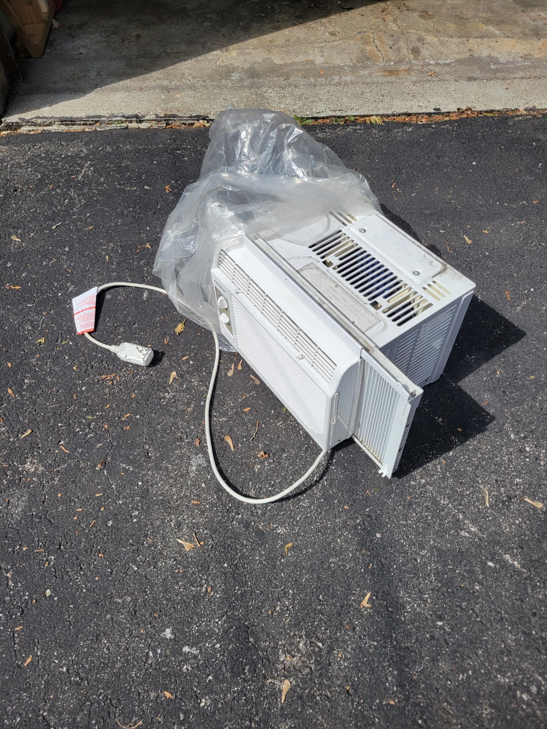 Comfee Window Air Conditioner - photo 3