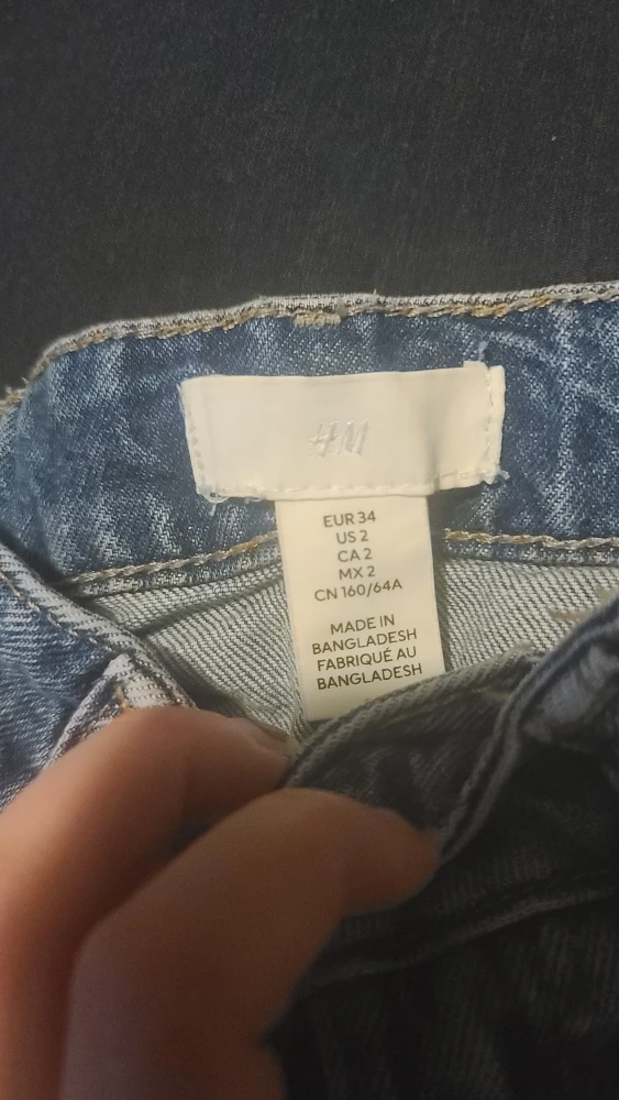 H&M Women's Light Wash Denim Jeans Size 2 - photo 3