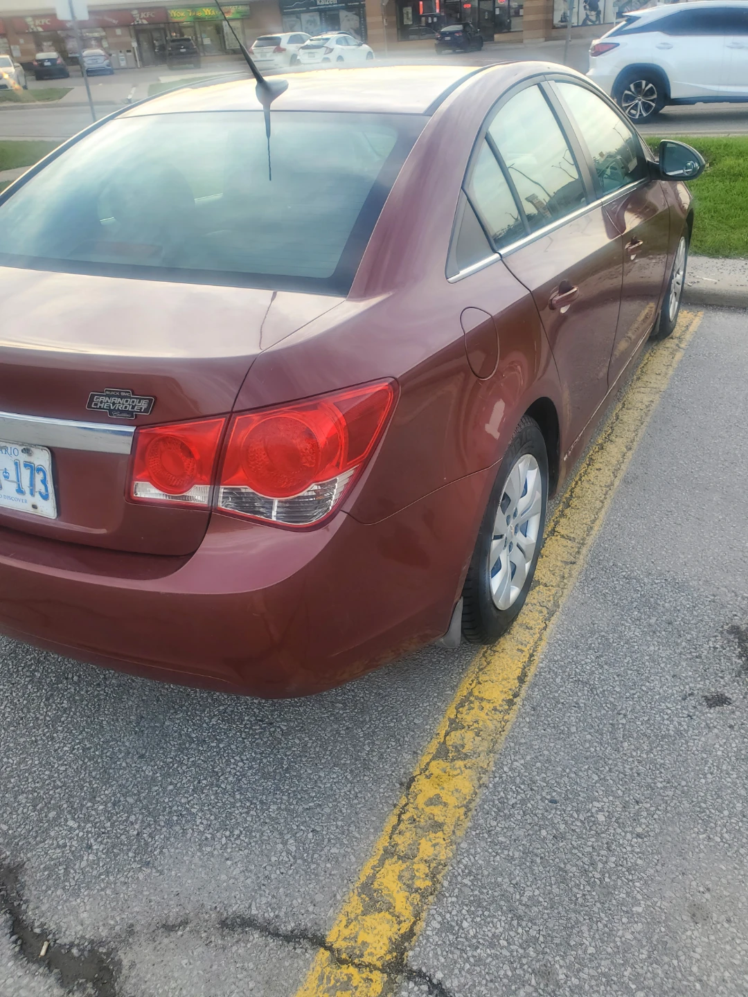 Chevrolet Cruze Sedan - Burgundy - photo 2