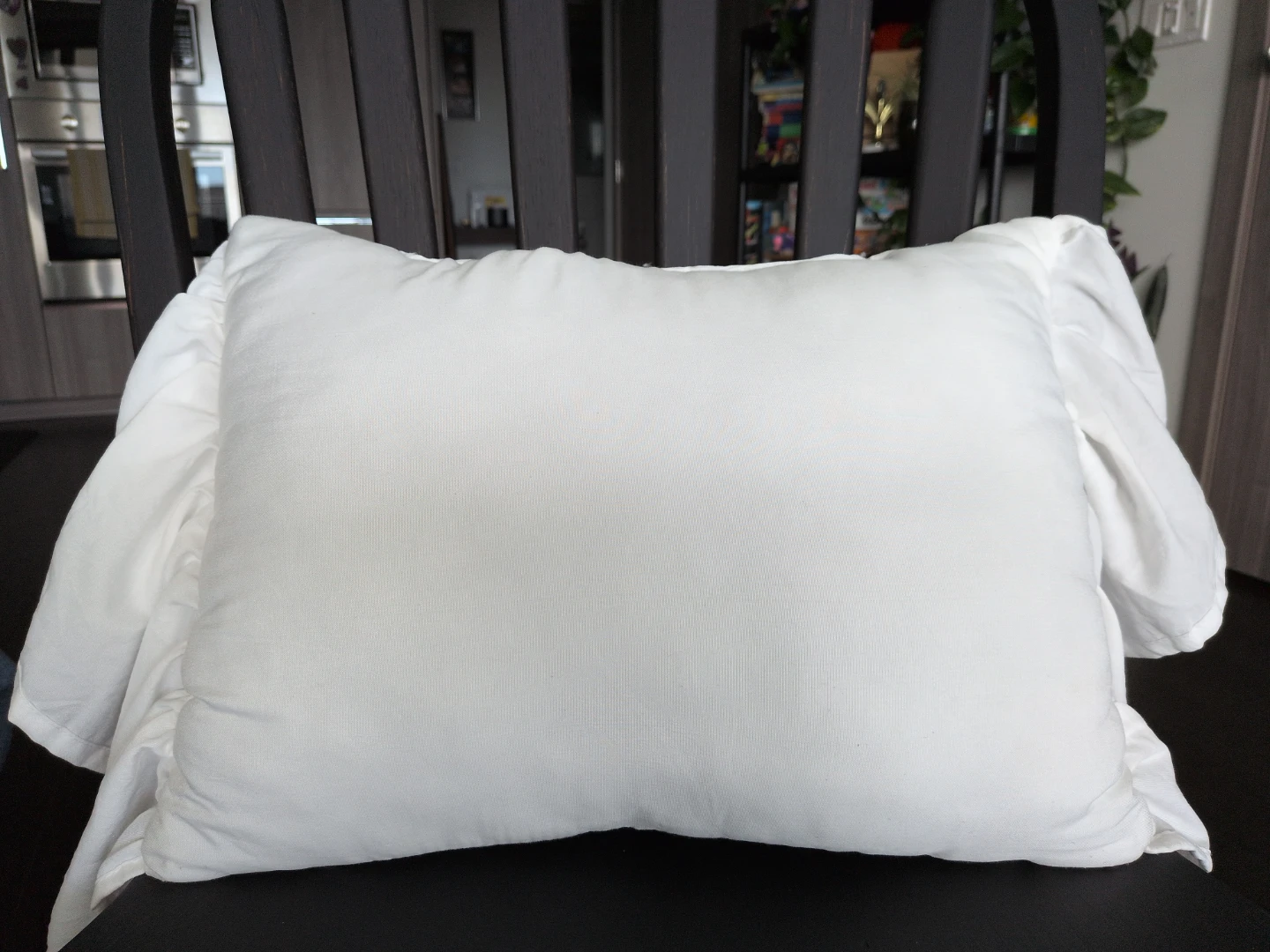 White decorative throw pillow with ruffles - photo 2