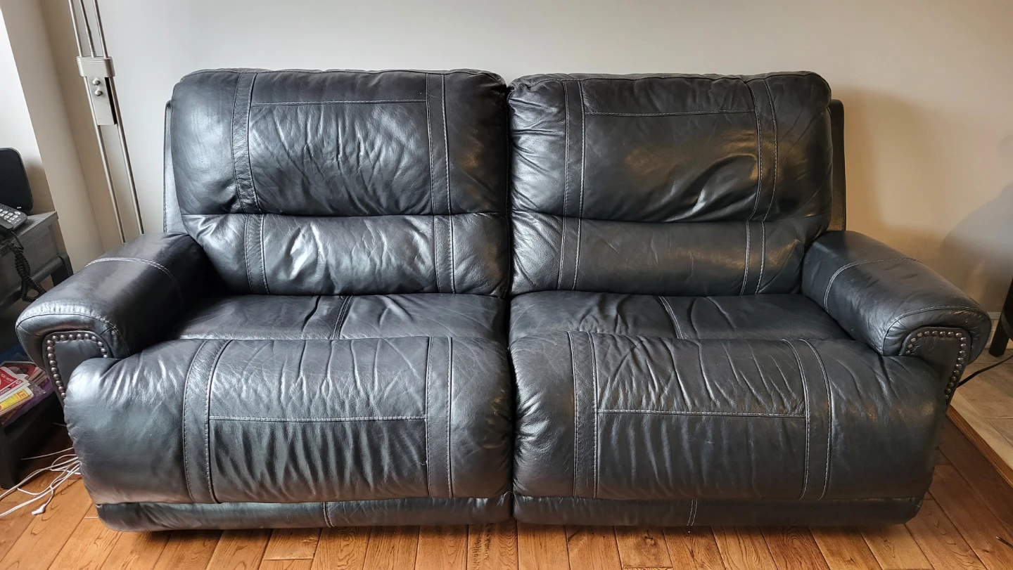 Dark black Leather Loveseat Recliner