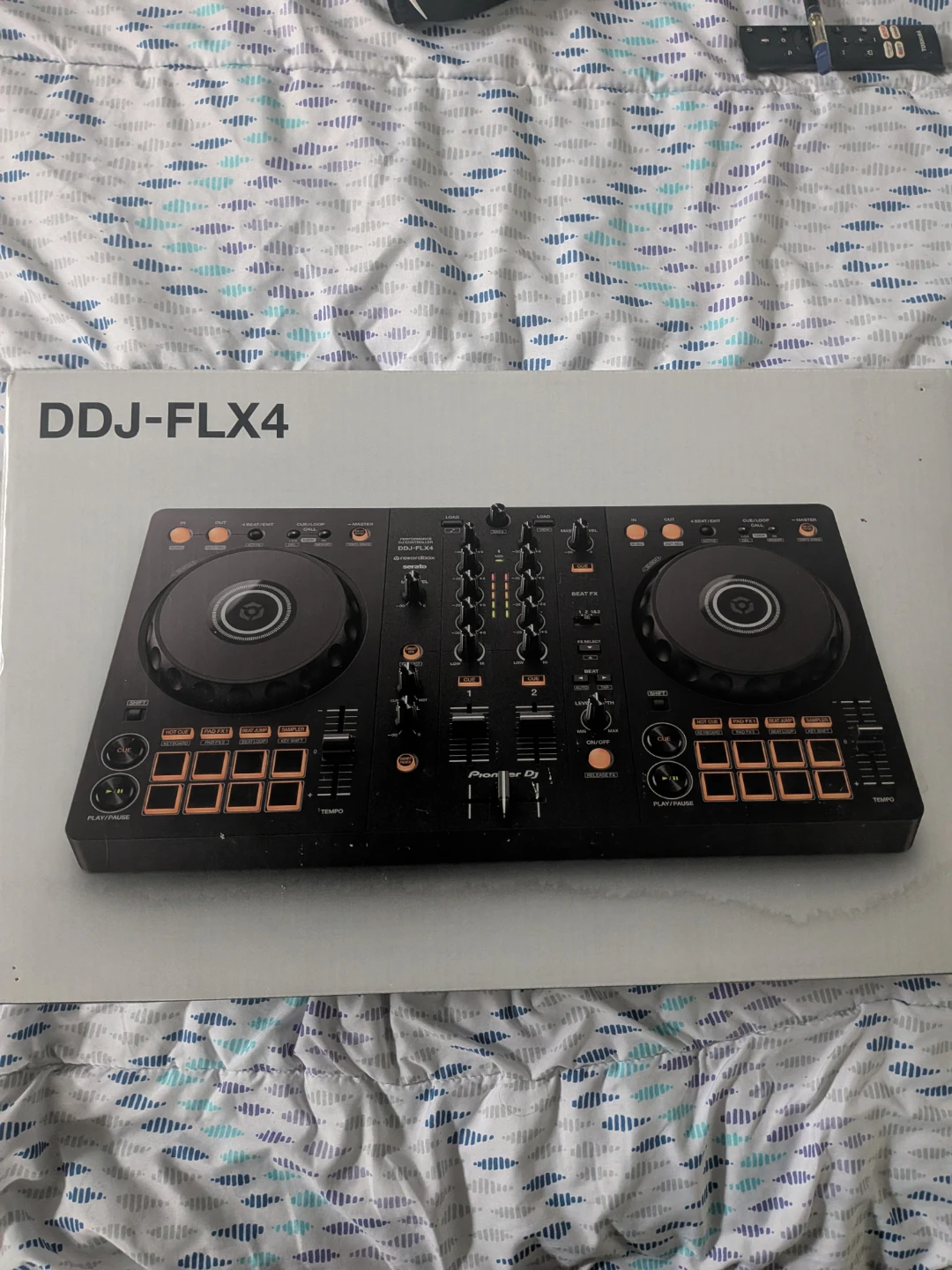Pioneer DDJ-FLX4 DJ Controller