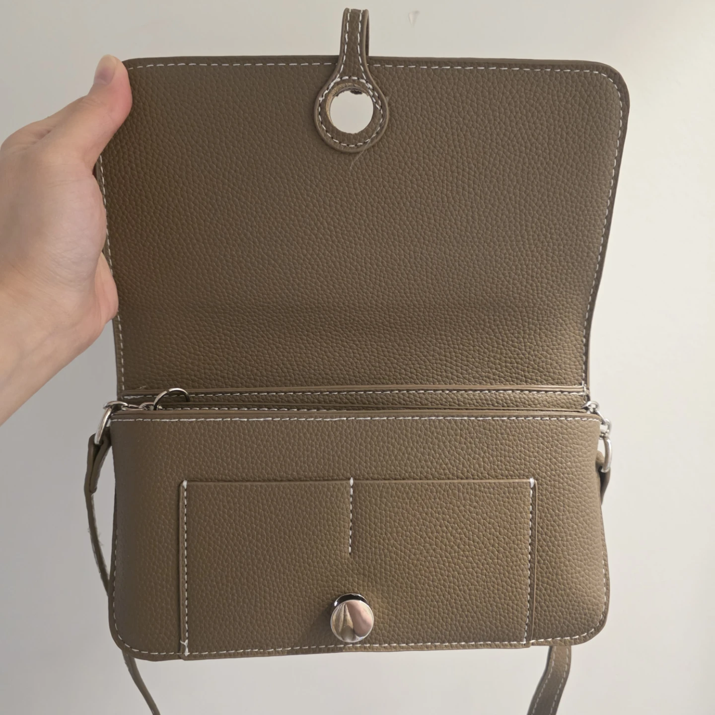 Pebble-grain crossbody wallet w/ detachable slots (woc) - photo 3