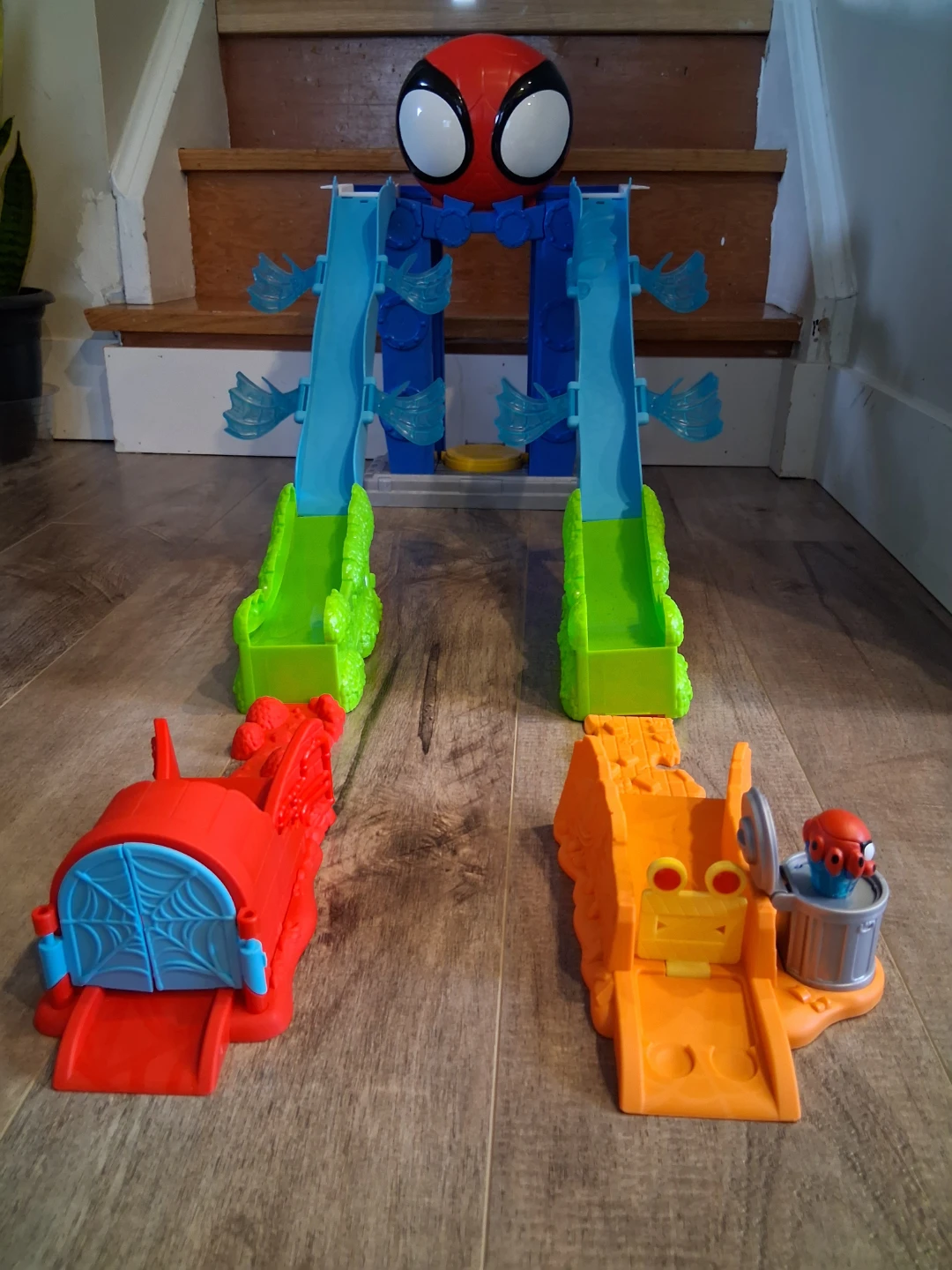 Marvel Spidey and His Amazing Friends Racing Playset - photo 2