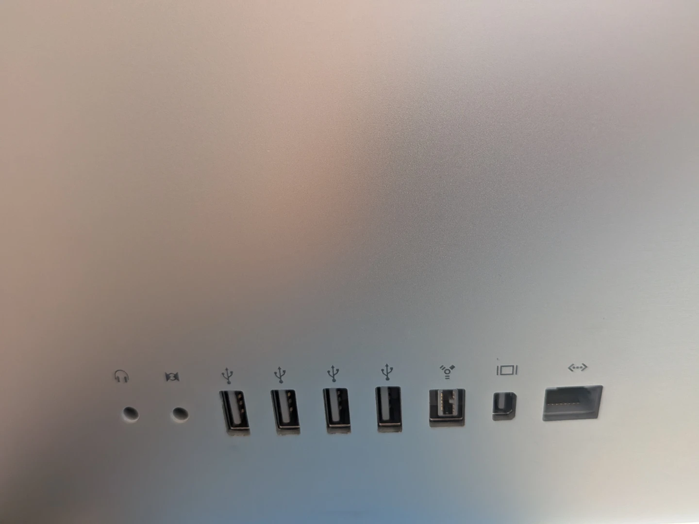 21.5" iMac, Core i3 Processor, macOS Monterey - photo 4