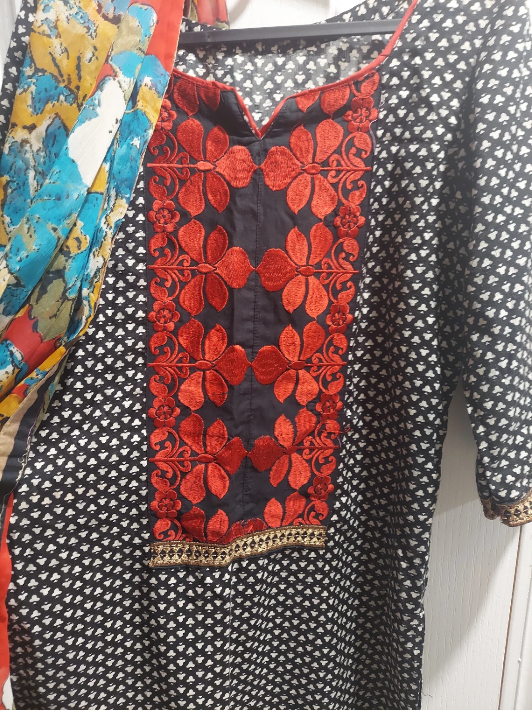 Women's Black and White Printed Kurti with Scarf - photo 3
