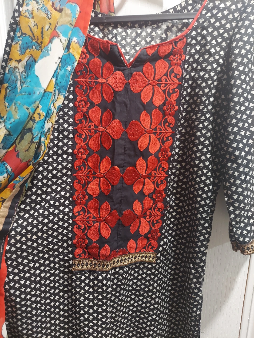 Women's Black and White Printed Kurti with Scarf - photo 4